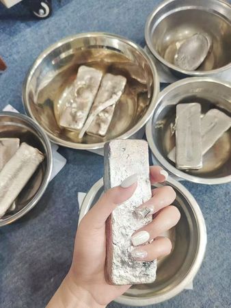铂金块料